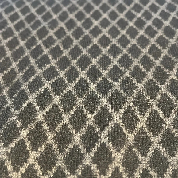 Jos. A. Bank Sz M Black & Gray Diamond Jacquard Pattern V-Neck Sweater Wool - Picture 4 of 16